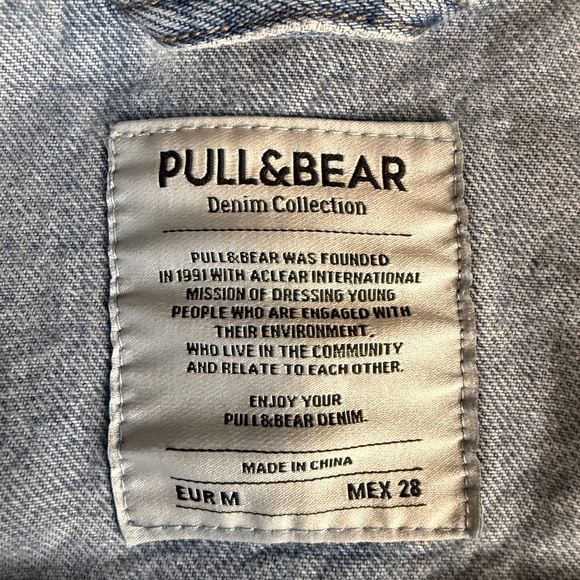 Pull & Bear Distressed Denim Jacket – Light Wash – Size M (EUR) - Picture 6 of 9